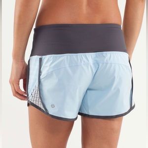 Lululemon Run: Sun Sprinter Short in Caspian Blue / Coal Size 2